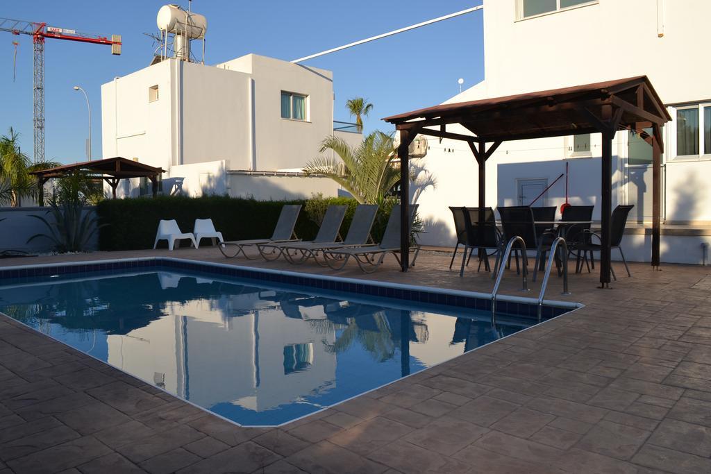 Makronissos Beach Villas Ajía Nápa Kültér fotó